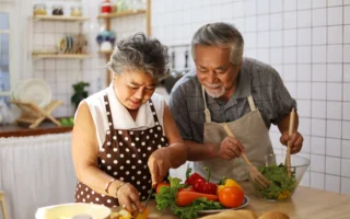 A Holiday Nutrition Guide for Seniors: How to Eat Well and Still Enjoy the Season